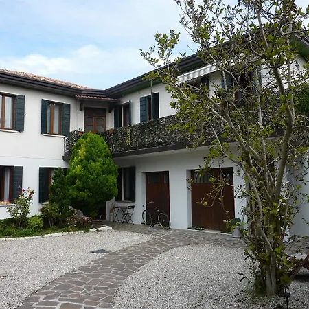 לינה וארוחת בוקר Casa D'oro מסטרה